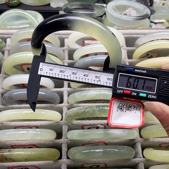 蛇纹石玉未镶嵌手镯59