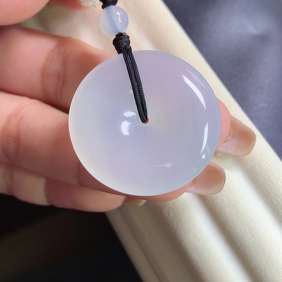 翡翠未镶嵌颈饰大扣子