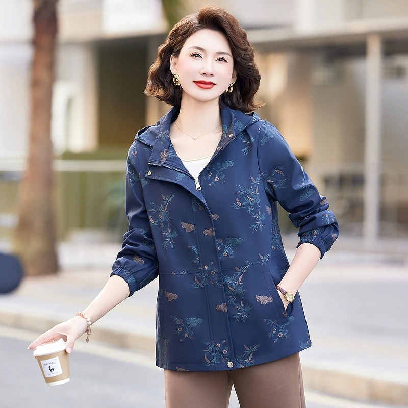 中老年妈妈春秋洋气休闲外套新款中年女士秋季时尚连帽开衫夹克女