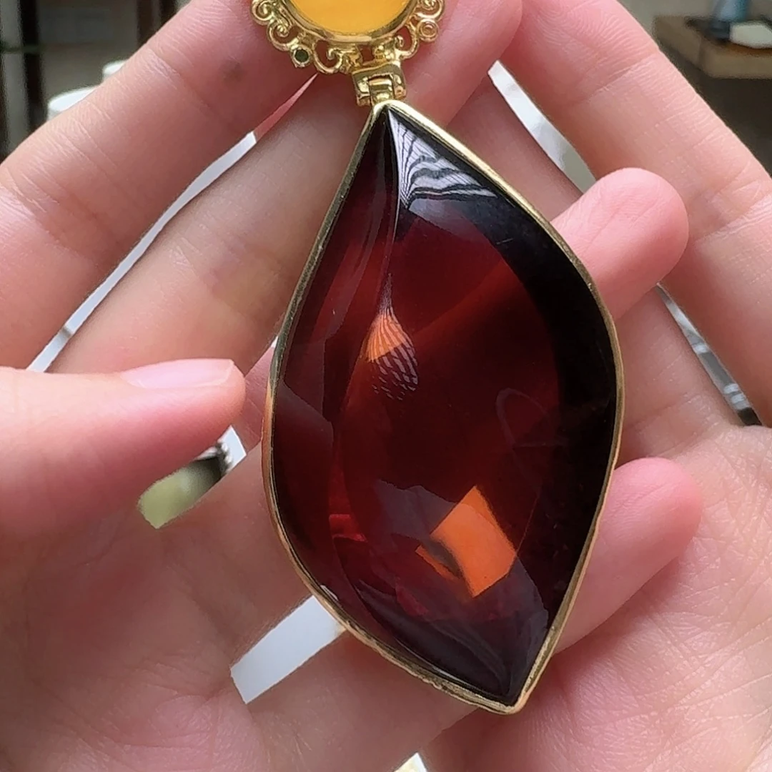 琥珀颈饰未镶嵌吊坠