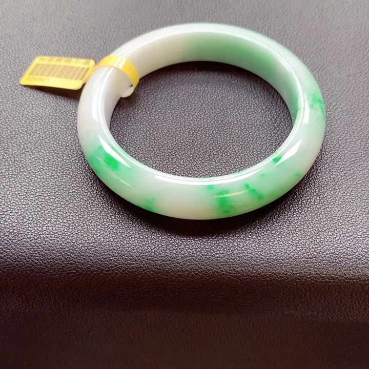 温***岚翡翠手镯未镶嵌翡翠