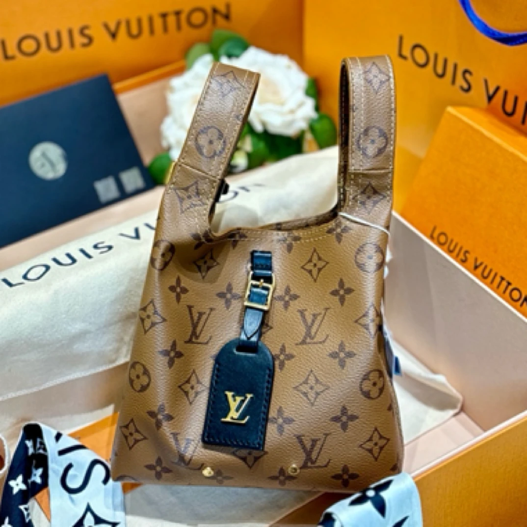 99新 LV 菜篮子 板栗 便当包 芯片款/JW4212