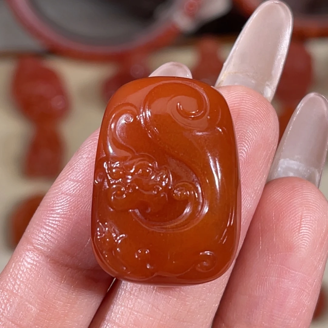 南红玛瑙未镶嵌仿古龙牌子 19x26.8mm