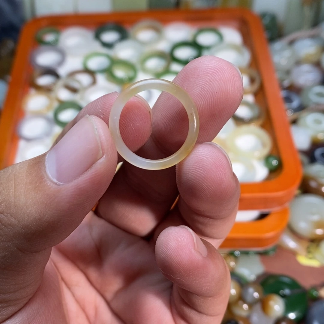 和田玉未镶嵌吊坠(不含链)