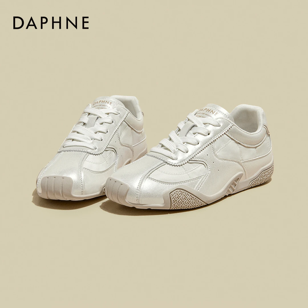 达芙妮时尚德训鞋女款2025秋季新款百搭舒适小白鞋小众休闲运动鞋