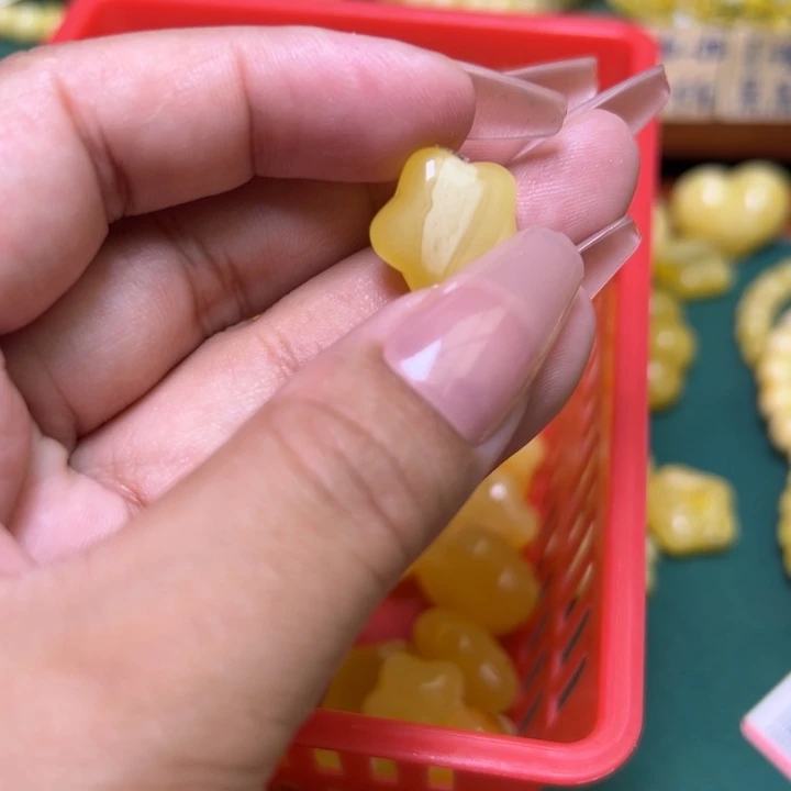 蜜蜡未镶嵌珠宝奇石