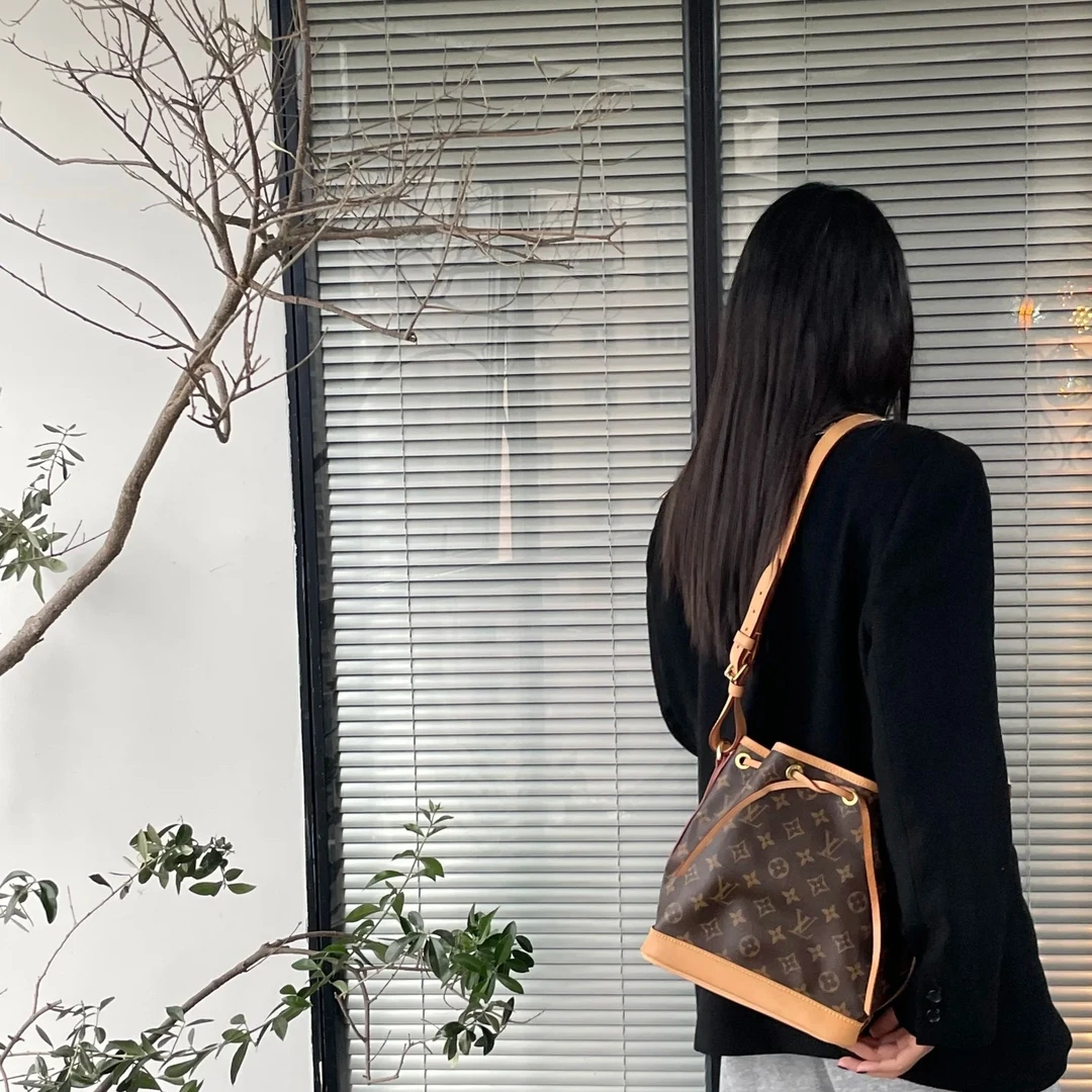 95新 LouisVuitton/路易威登 lv抽绳水桶bb972479