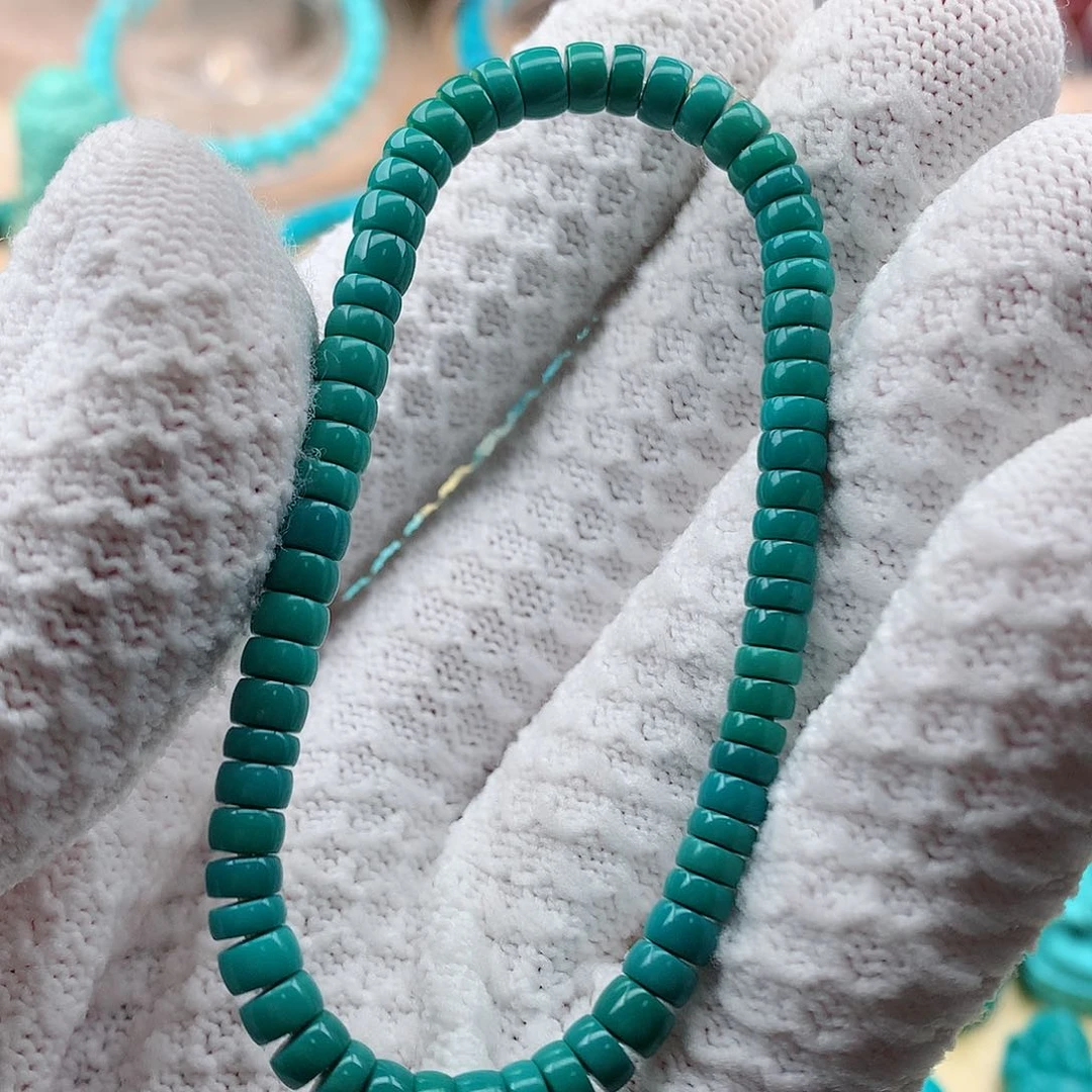 绿松石颈饰未镶嵌