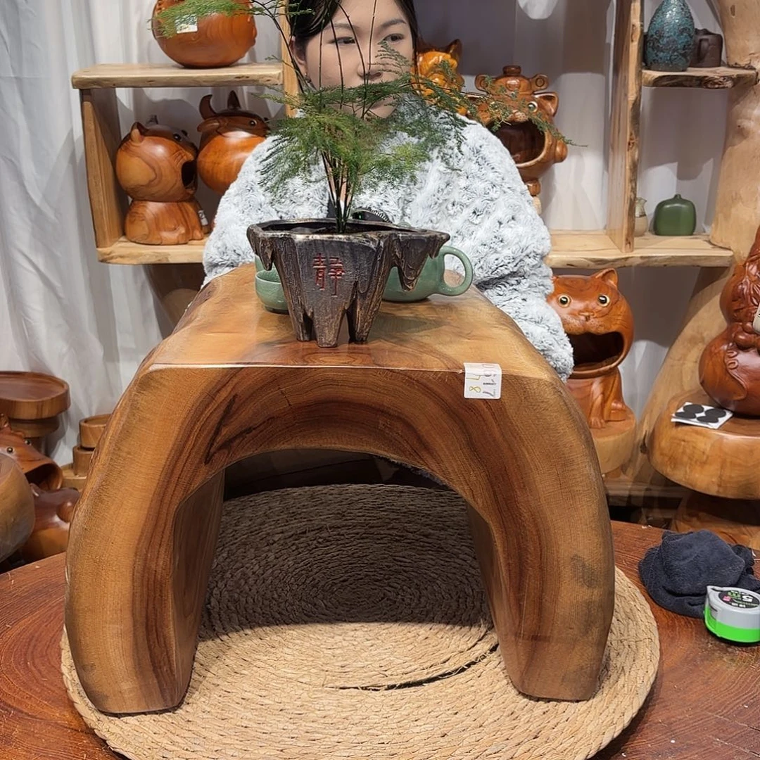 香樟木根雕凳子一物一拍编号617长32宽39高32