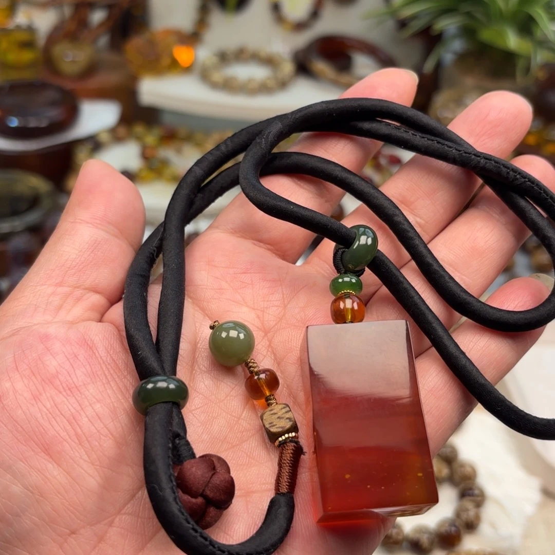 琥珀未镶嵌手链一方棕红珀吊坠一套