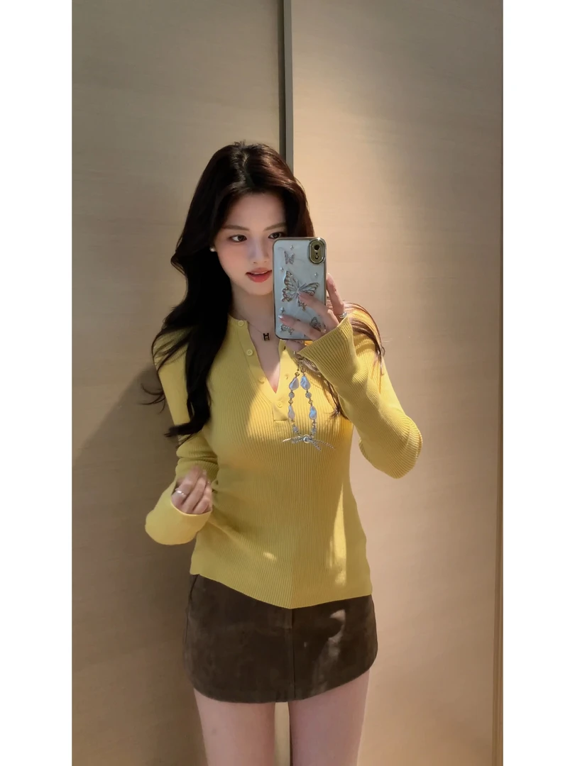 【肉肉】春季半开领纽扣设计毛针织衫女甜美纯欲显身材收腰显瘦上衣