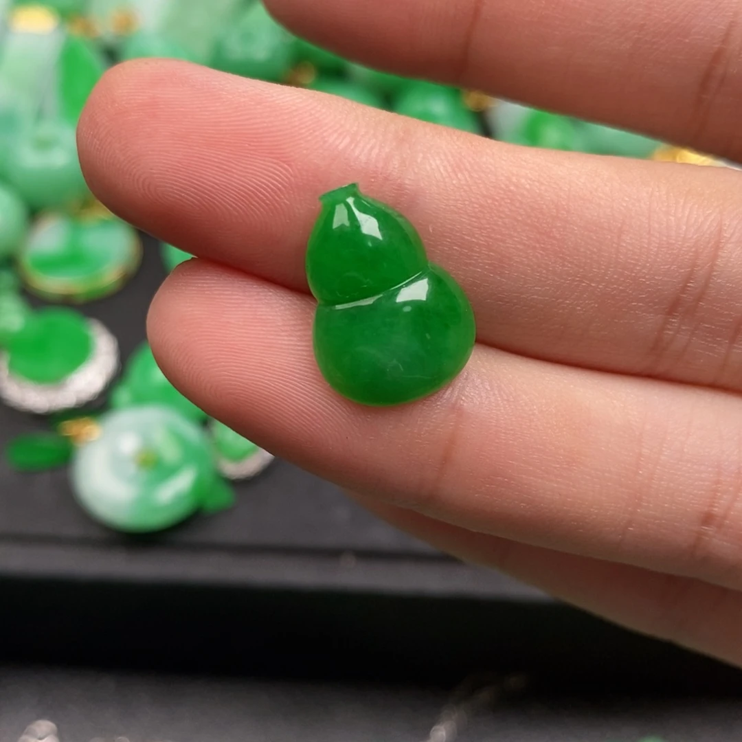 *****翡翠未镶嵌颈饰翡翠