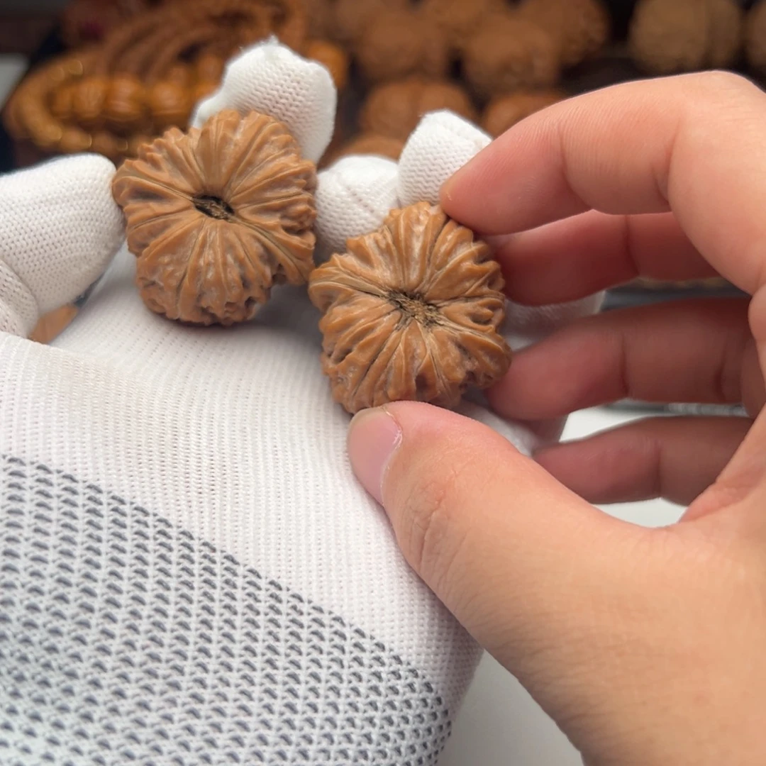 徐***部文玩核桃吊坠楼子