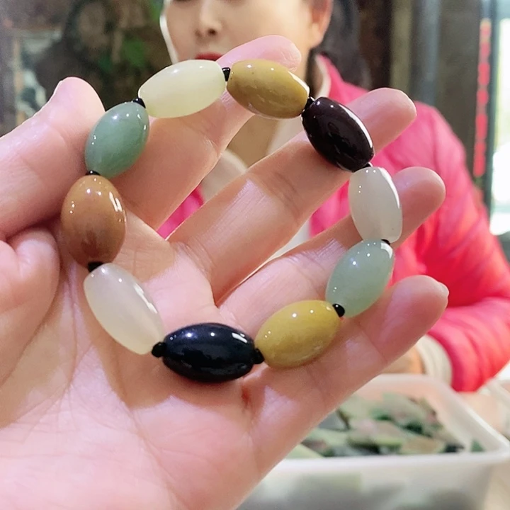 密玉（石英质玉）颈饰未镶嵌