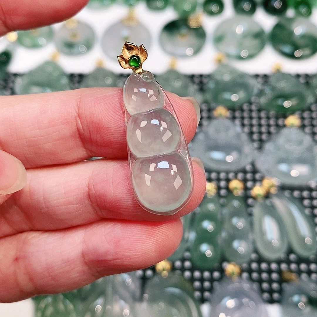 翡翠颈饰18K金镶嵌吊坠