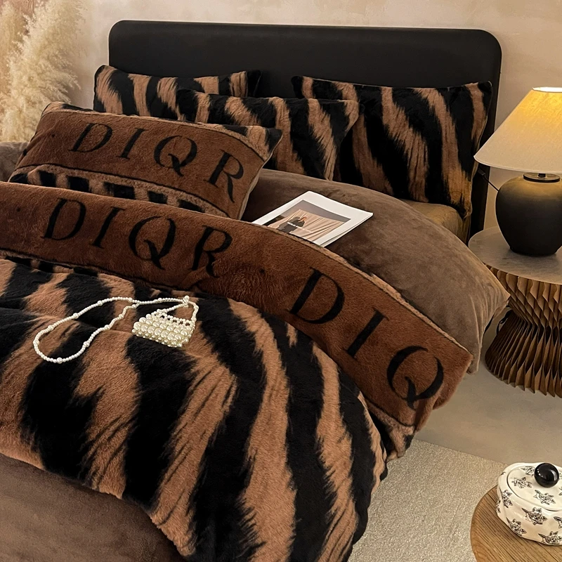 高级感牛奶绒四件套双面加厚保暖兔毛绒被套法莱绒床上用品三件套