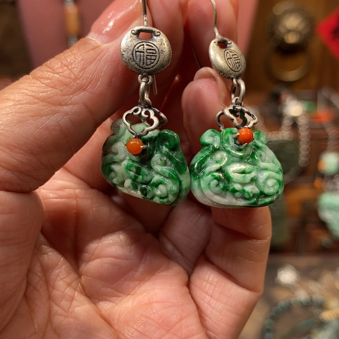 翡翠吊坠(赠链)未镶嵌