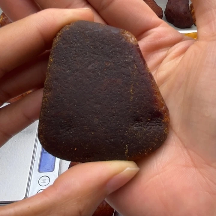 r***m定制琥珀未镶嵌蜜蜡定制牌子