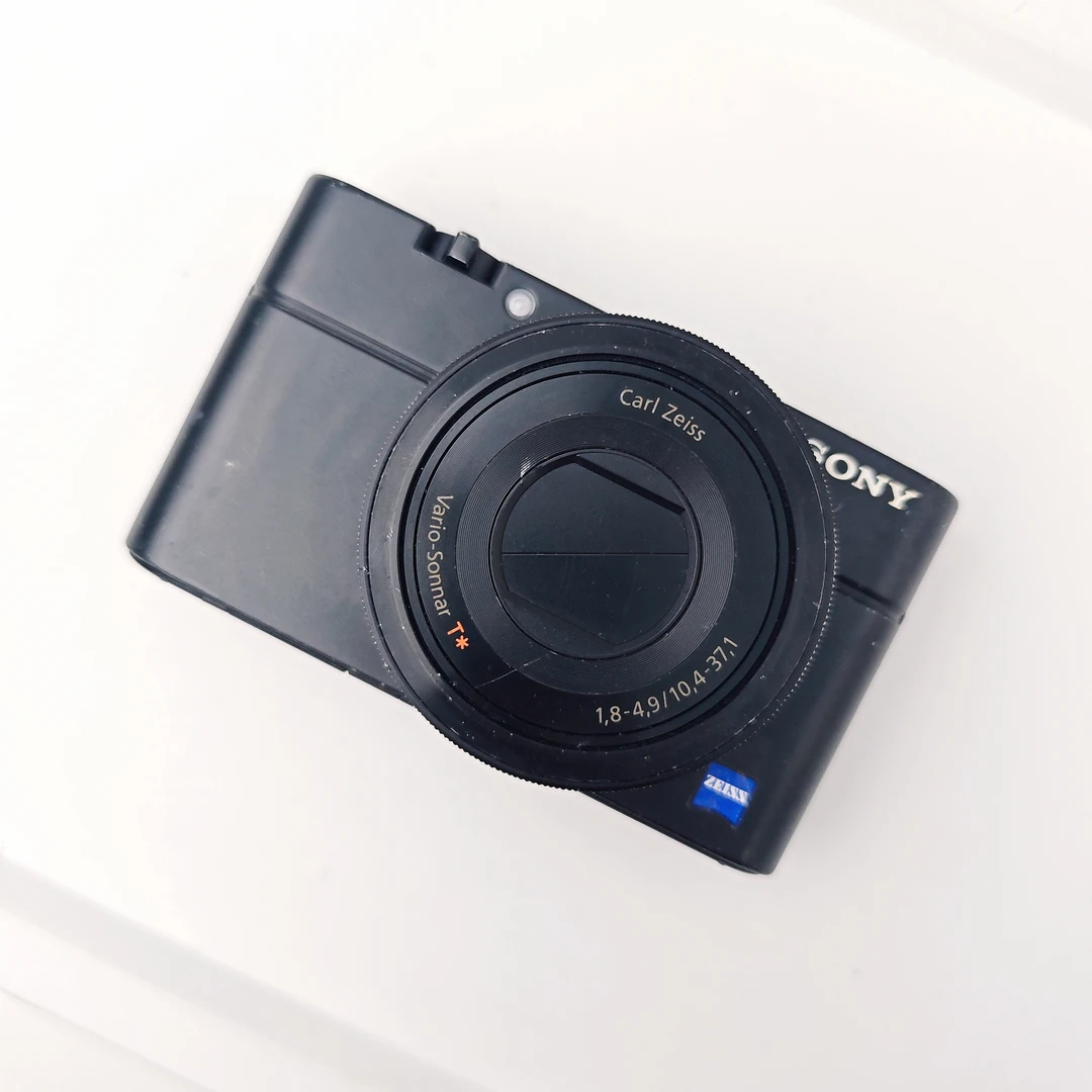 9新 Sony/索尼 rx100 黑卡1 2000万像素高清卡片机 黑武士外观