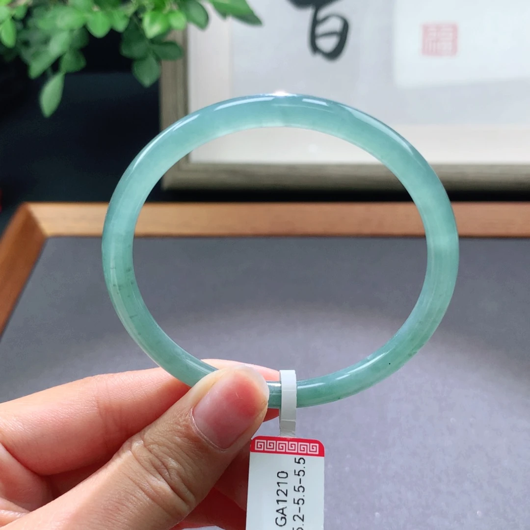 翡翠手镯未镶嵌天然翡翠手镯叮当镯