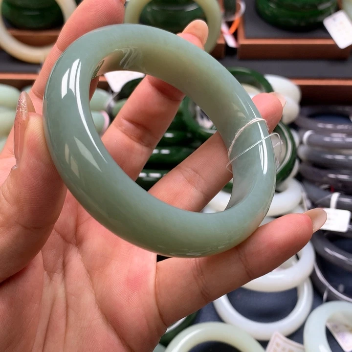 【闪购商品】未镶嵌手镯和田玉