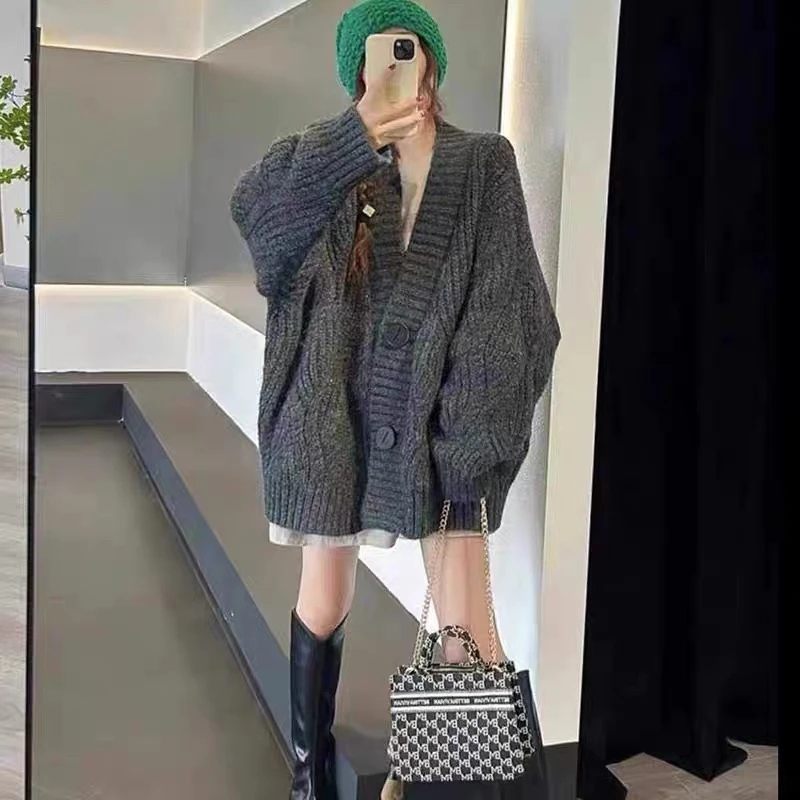 慵懒风韩系大版型毛衣开衫女秋冬加厚松弛感休闲粗针麻花针织外套