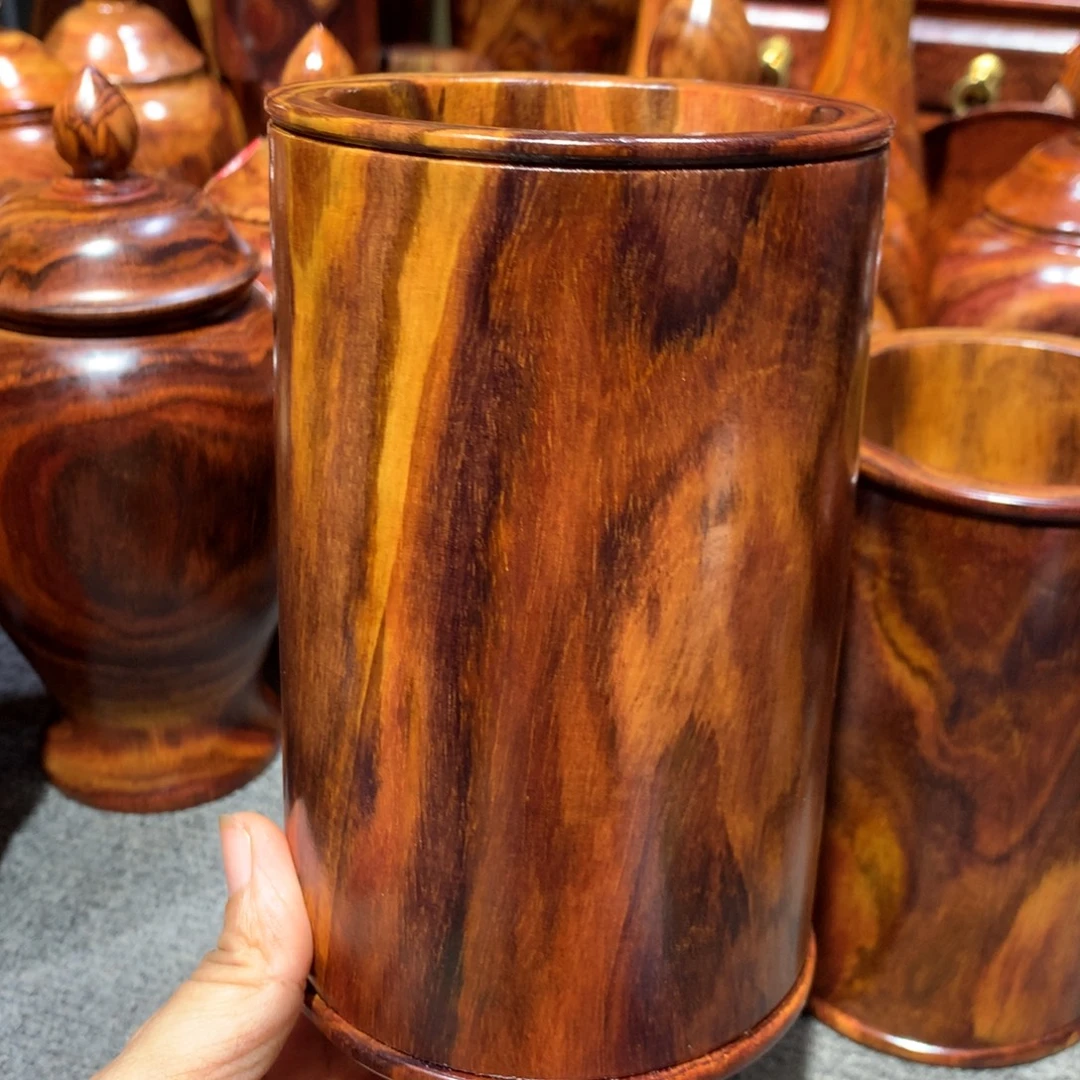 湛***空木越黄紫料笔筒一个