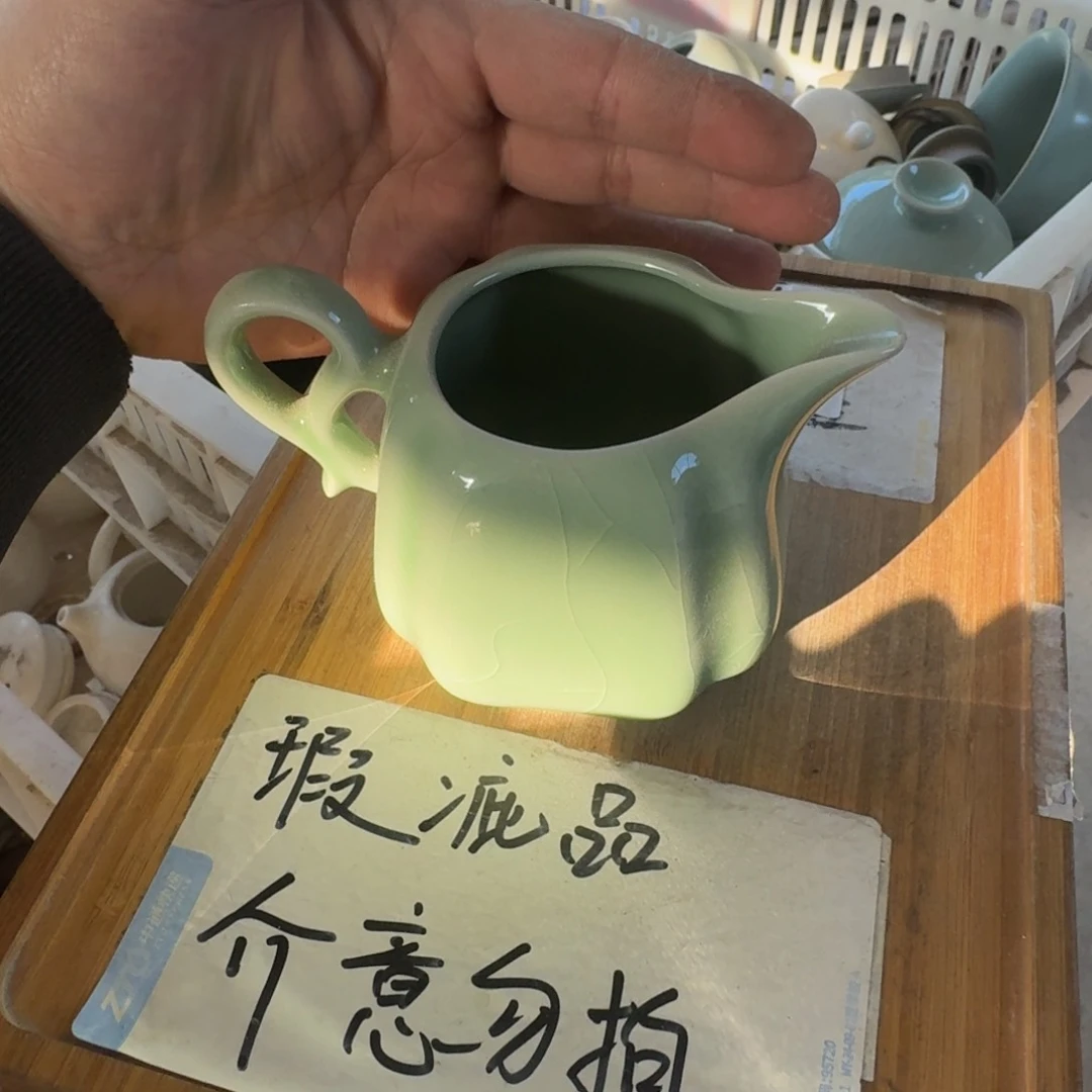 瑕疵介意勿拍陶瓷器皿B413