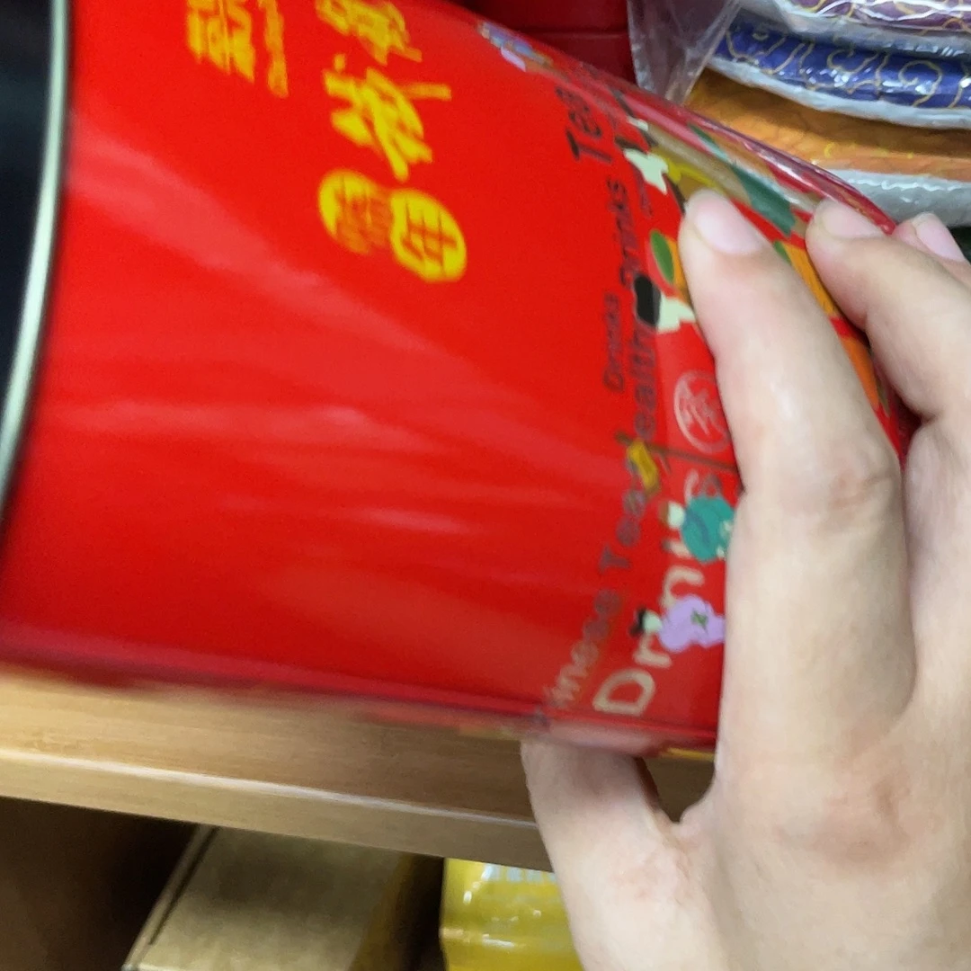 搪瓷杯子里还有很多东西