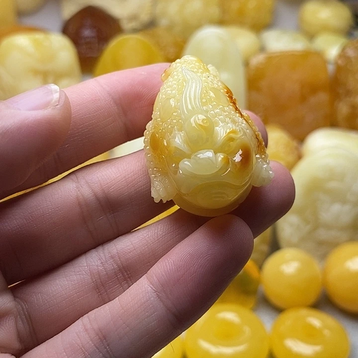 琥珀颈饰未镶嵌琥珀蜜蜡吊坠