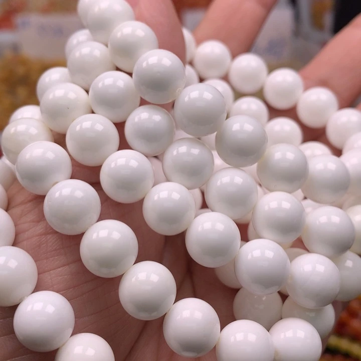 石英质玉未镶嵌颈饰卡10车