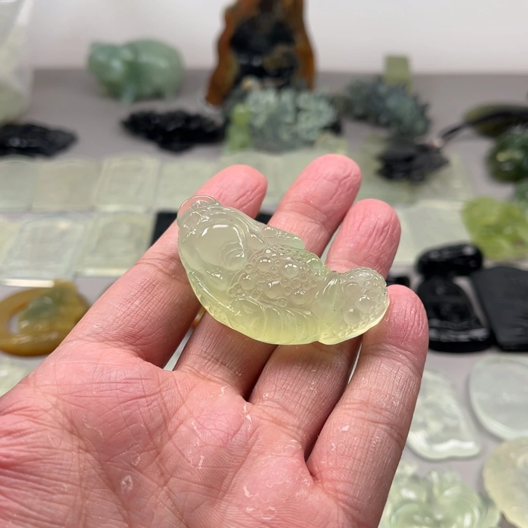 未镶嵌蛇纹石玉颈饰