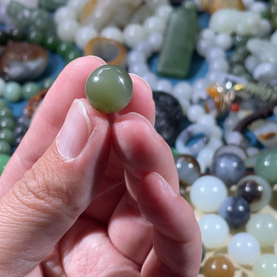 新***一和田玉未镶嵌挂件