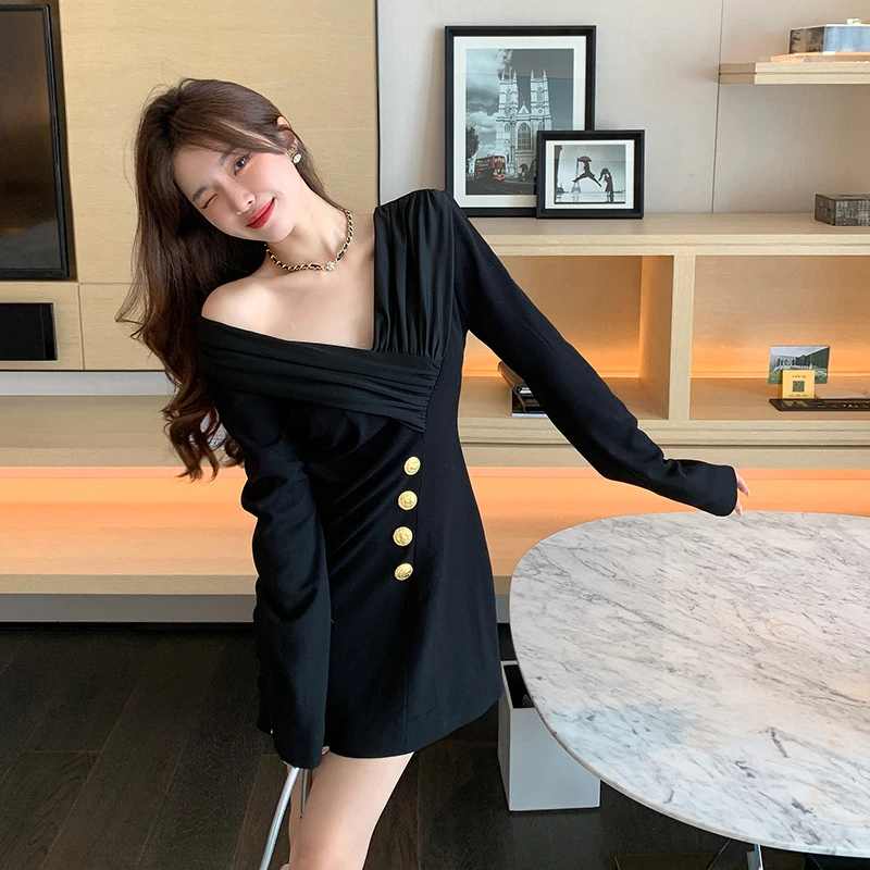 收腰交叉单露肩黑色连衣裙显瘦气质