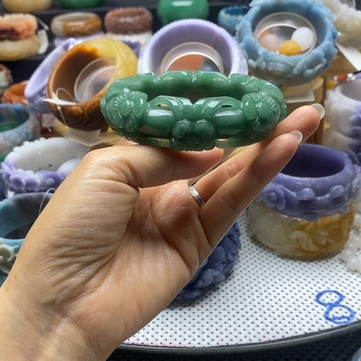 石英质玉手镯未镶嵌