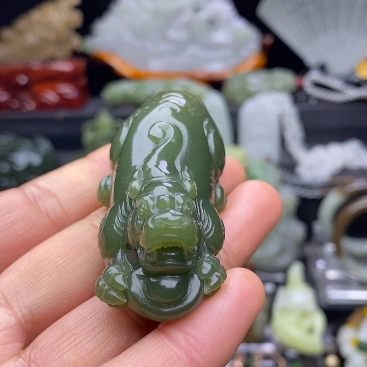 和田玉挂件未镶嵌看*闹