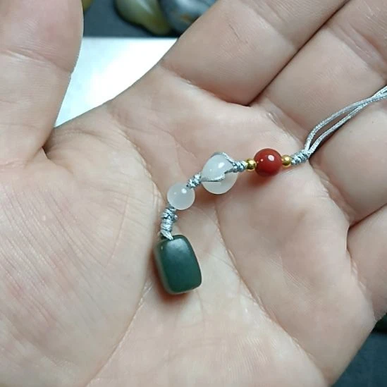 十***四和田玉未镶嵌车挂