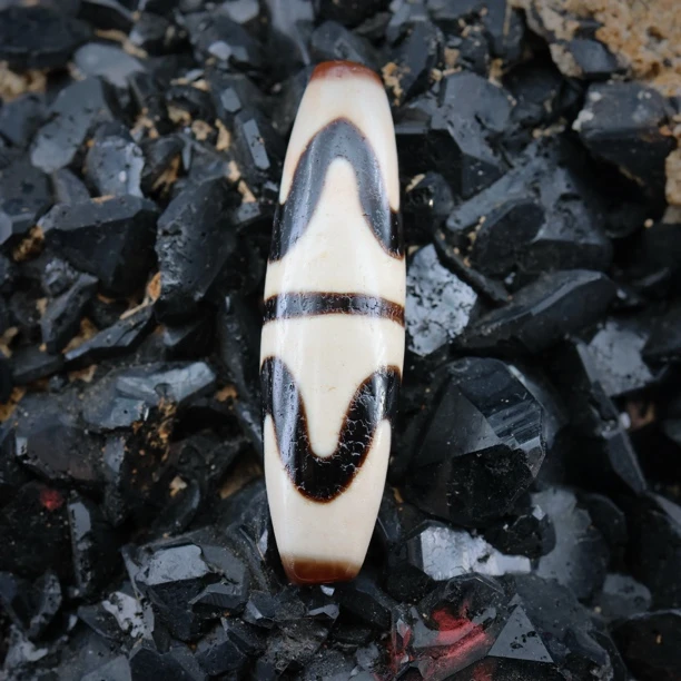 R0042台湾任晓攀双虎牙玛瑙天珠项链真品坠单珠锁骨链男女行运顶