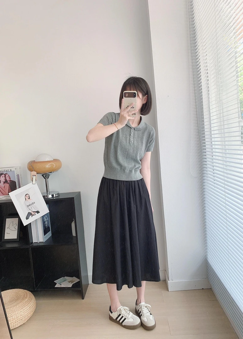 【优雅派】韩版减龄娃娃领正肩灰色短袖t恤女夏冰丝上衣黑半裙套装