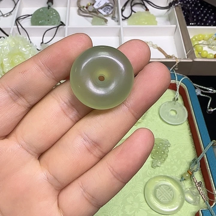 合金蛇纹石玉颈饰