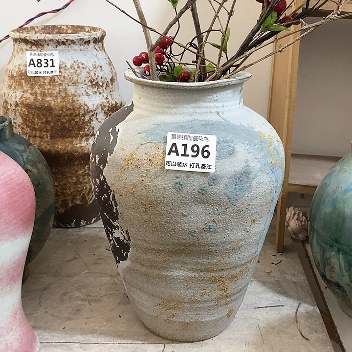 瓶景德镇陶瓷。景德镇陶瓷