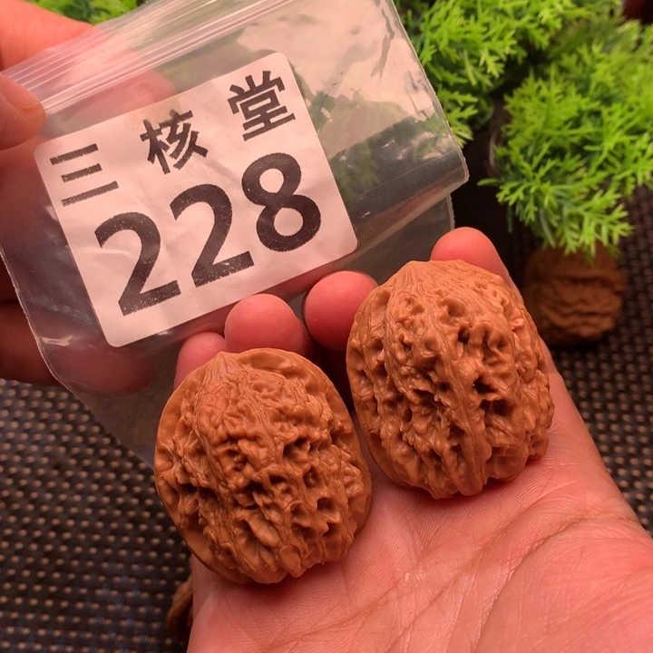 文玩核桃吊坠西北将军36