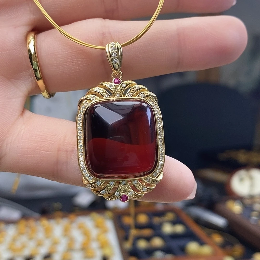 裸石琥珀未镶嵌成品