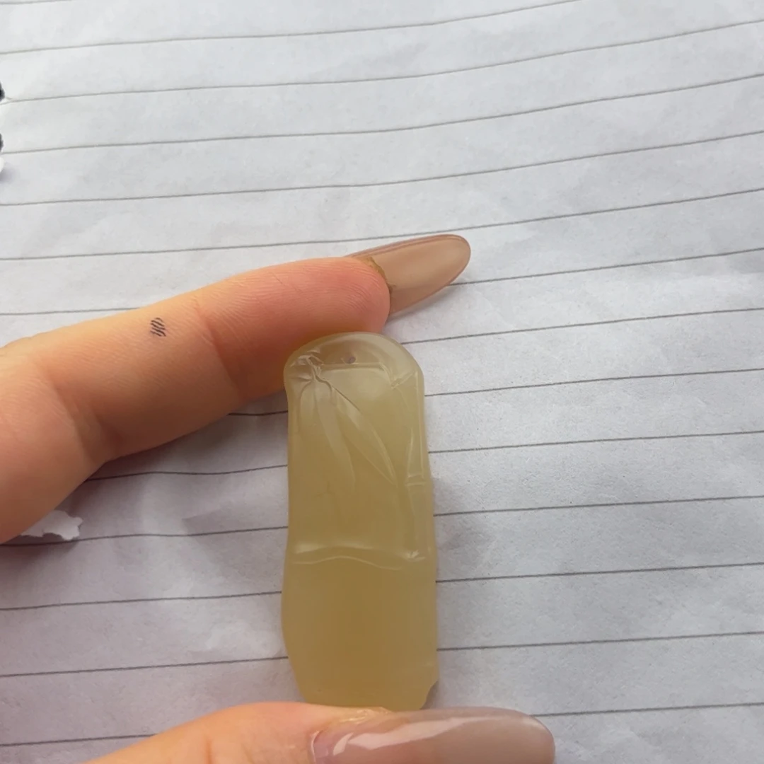 石***石石英质玉未镶嵌黄蜡石吊坠