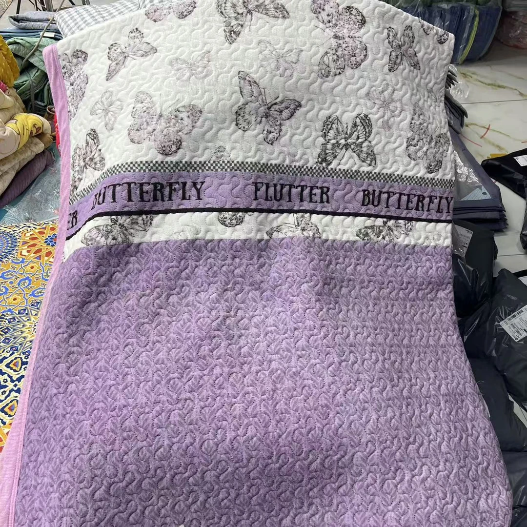 【紫色蝴蝶】宽边牛奶绒床盖 约2*225冬季夹棉床单炕铺盖