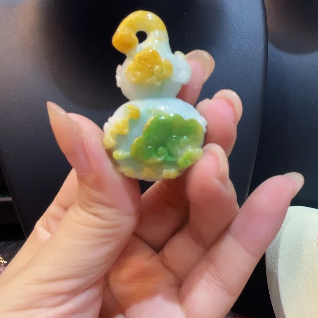 翡翠未镶嵌颈饰项链