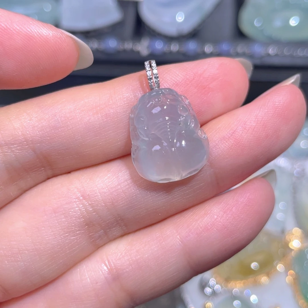 颈饰18K金镶嵌翡翠翡翠