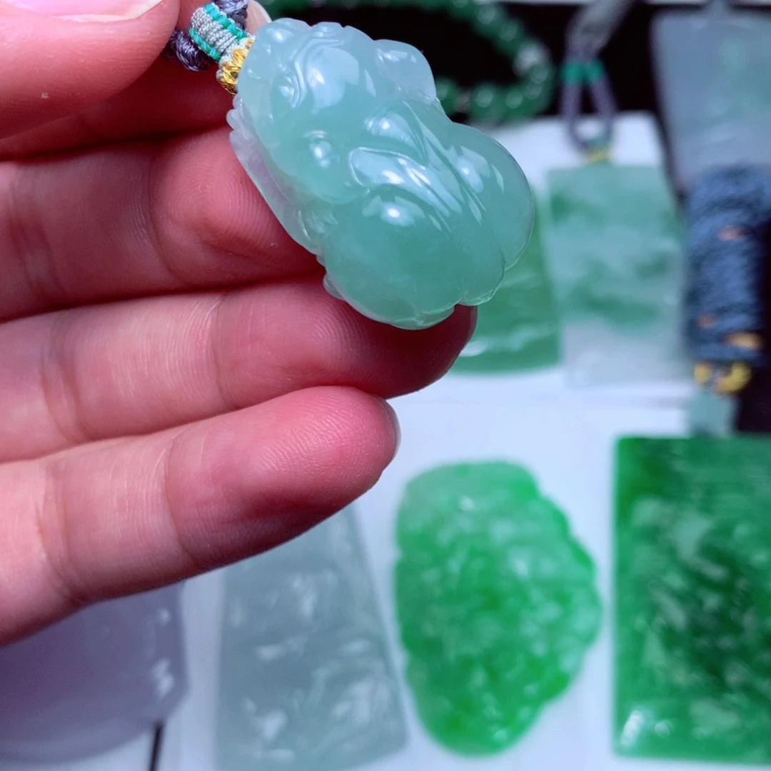 颈饰未镶嵌翡翠天然A货翡翠