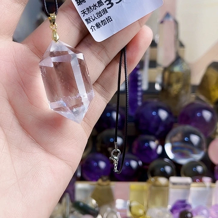 阳***享水晶未镶嵌颈饰吊坠