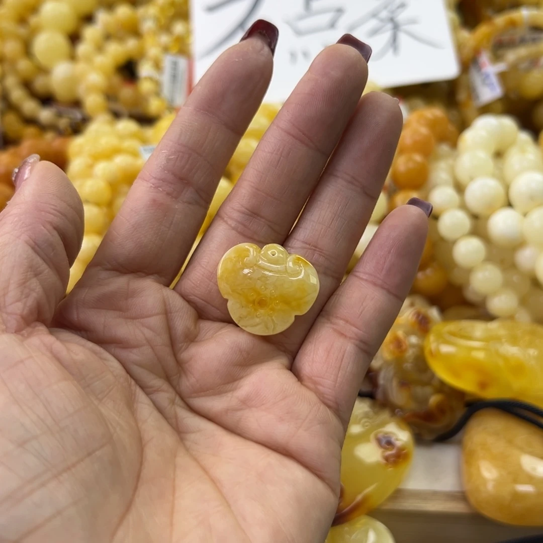 琥珀珠宝奇石未镶嵌